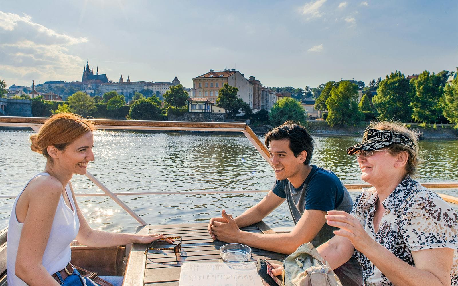 City Sightseeing: hop-on hop-off bustour door Praag met optionele boottocht
- image 6