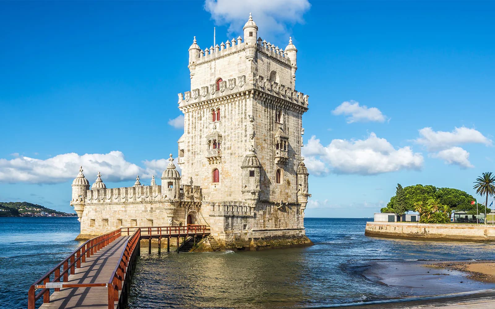 Lisboa Card: Zugang zu 50+ Attraktionen und unbegrenzten öffentlichen Transportmitteln - image 2