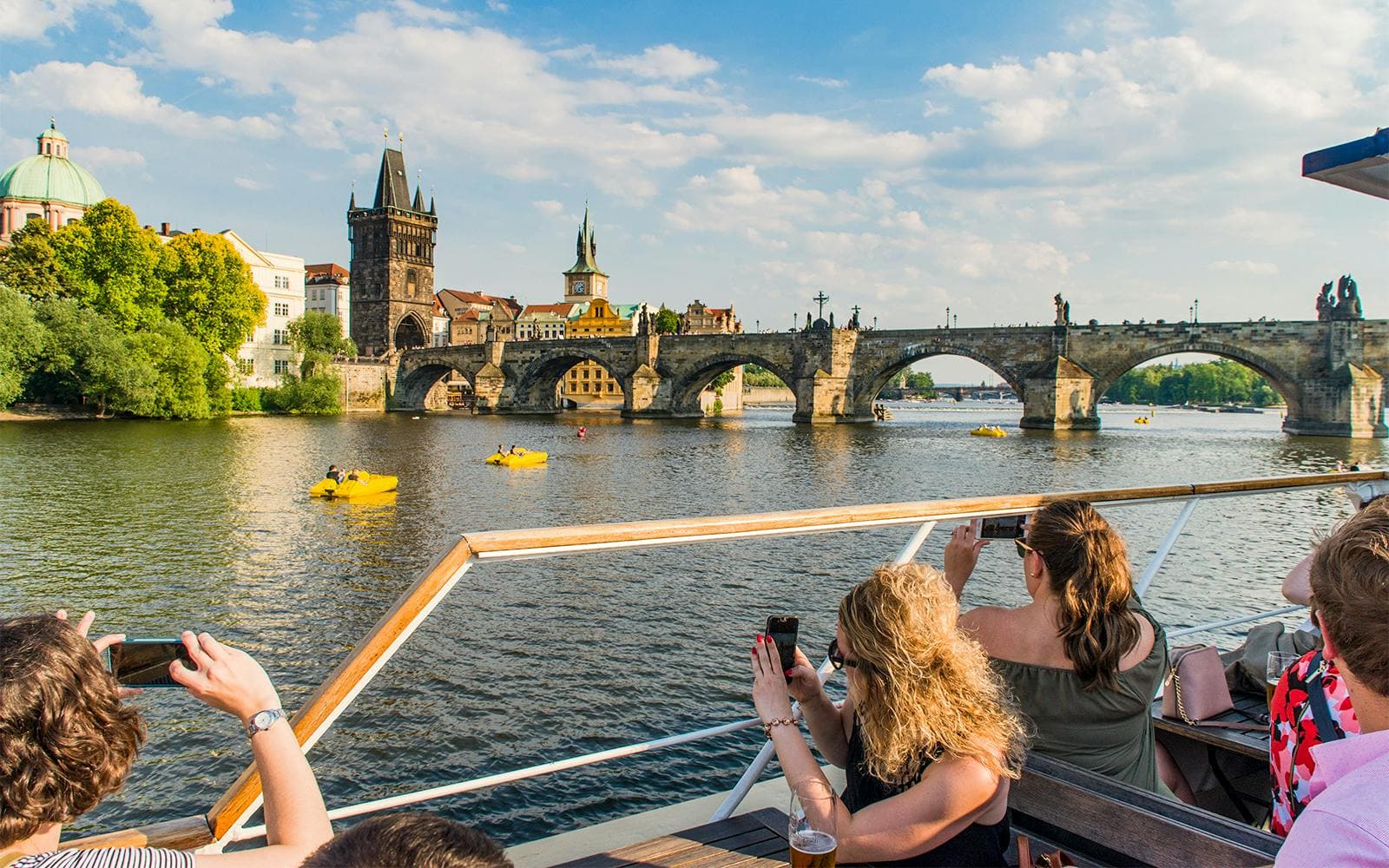 City Sightseeing: hop-on hop-off bustour door Praag met optionele boottocht
- image 8