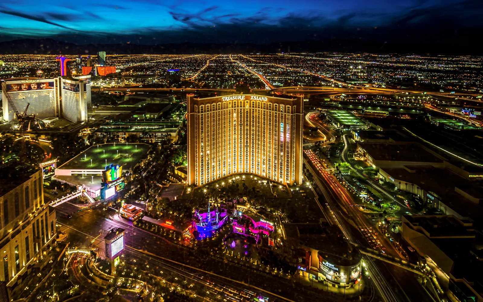 Tour nocturne en hélicoptère de 12 minutes sur les points forts du Strip de Las Vegas - image 6