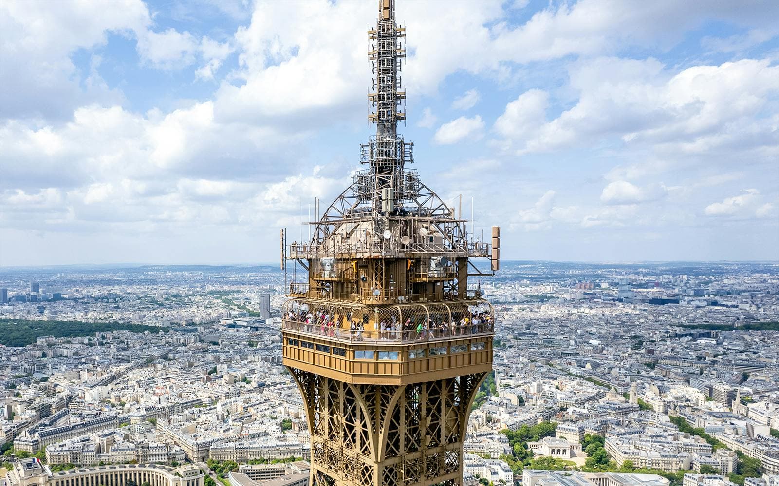 Geführte Eiffelturm-Tour mit dem Aufzug: reservierter Zugang zur Spitze oder zur zweiten Etage - image 2