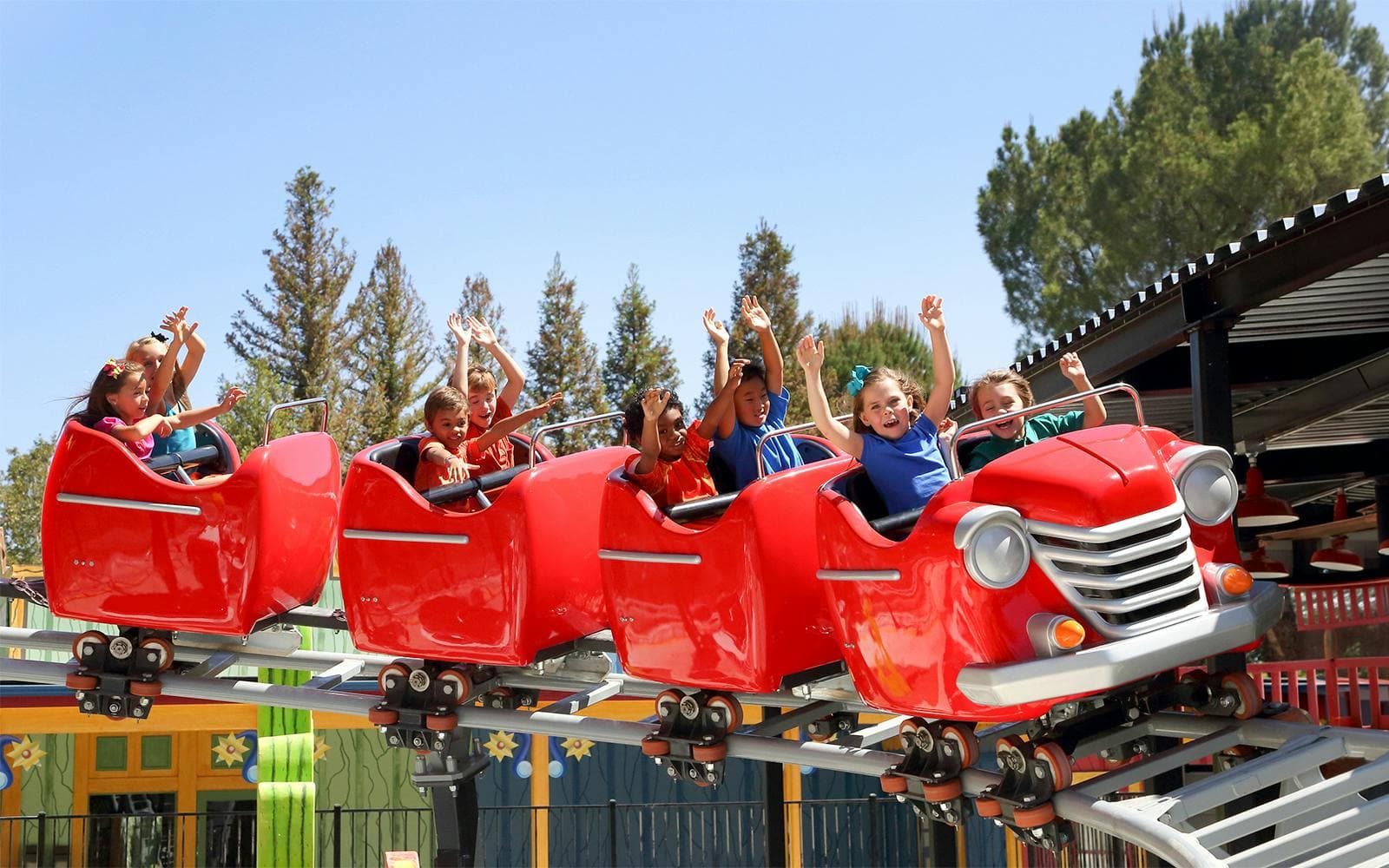 Six Flags Magic Mountain Tickets - image 4