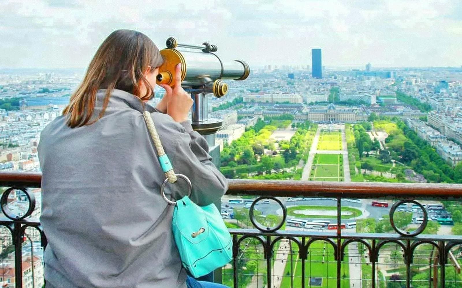 Geführte Eiffelturm-Tour mit dem Aufzug: reservierter Zugang zur Spitze oder zur zweiten Etage - image 4