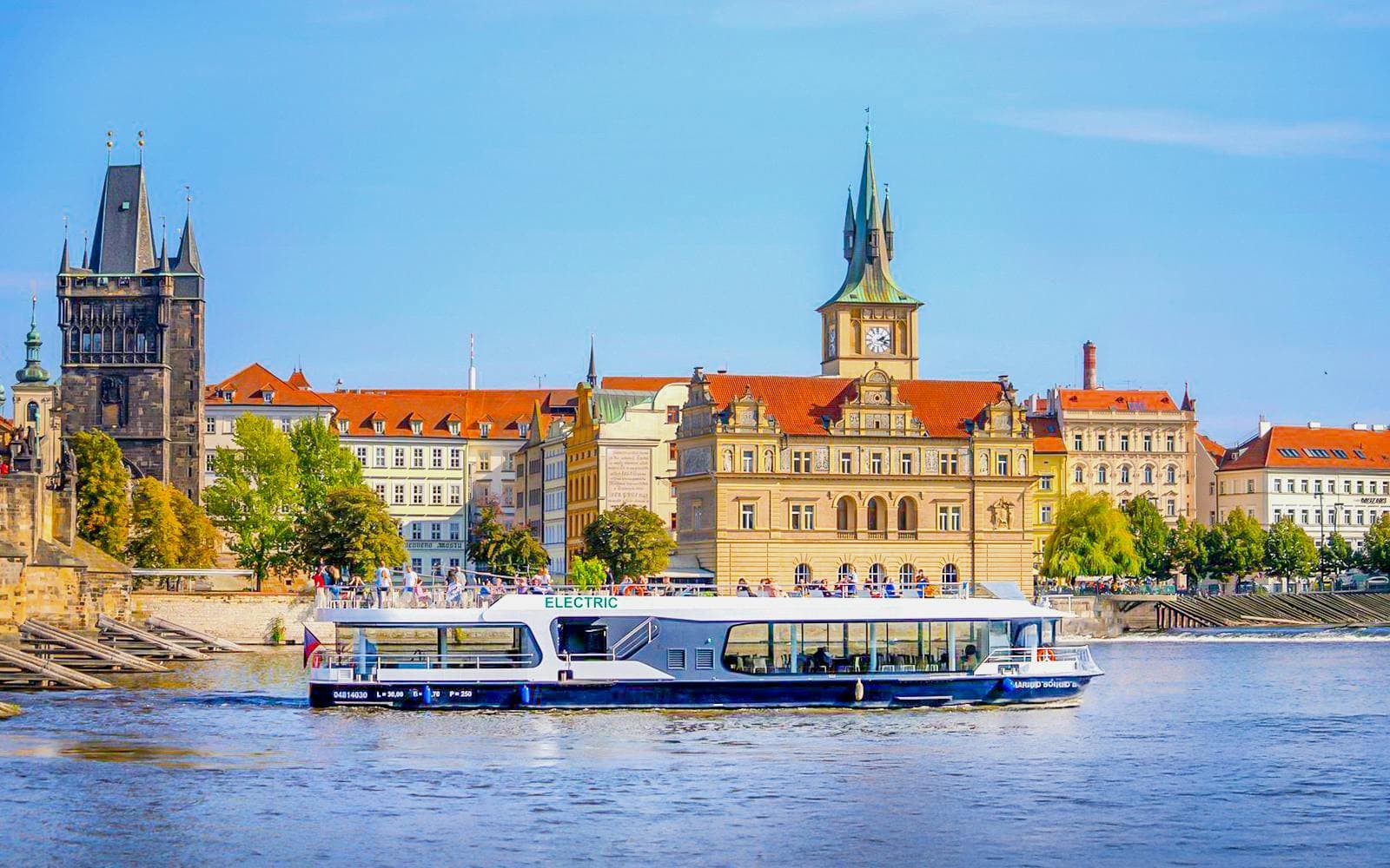 Crociera panoramica sul fiume Moldava a Praga - image 3