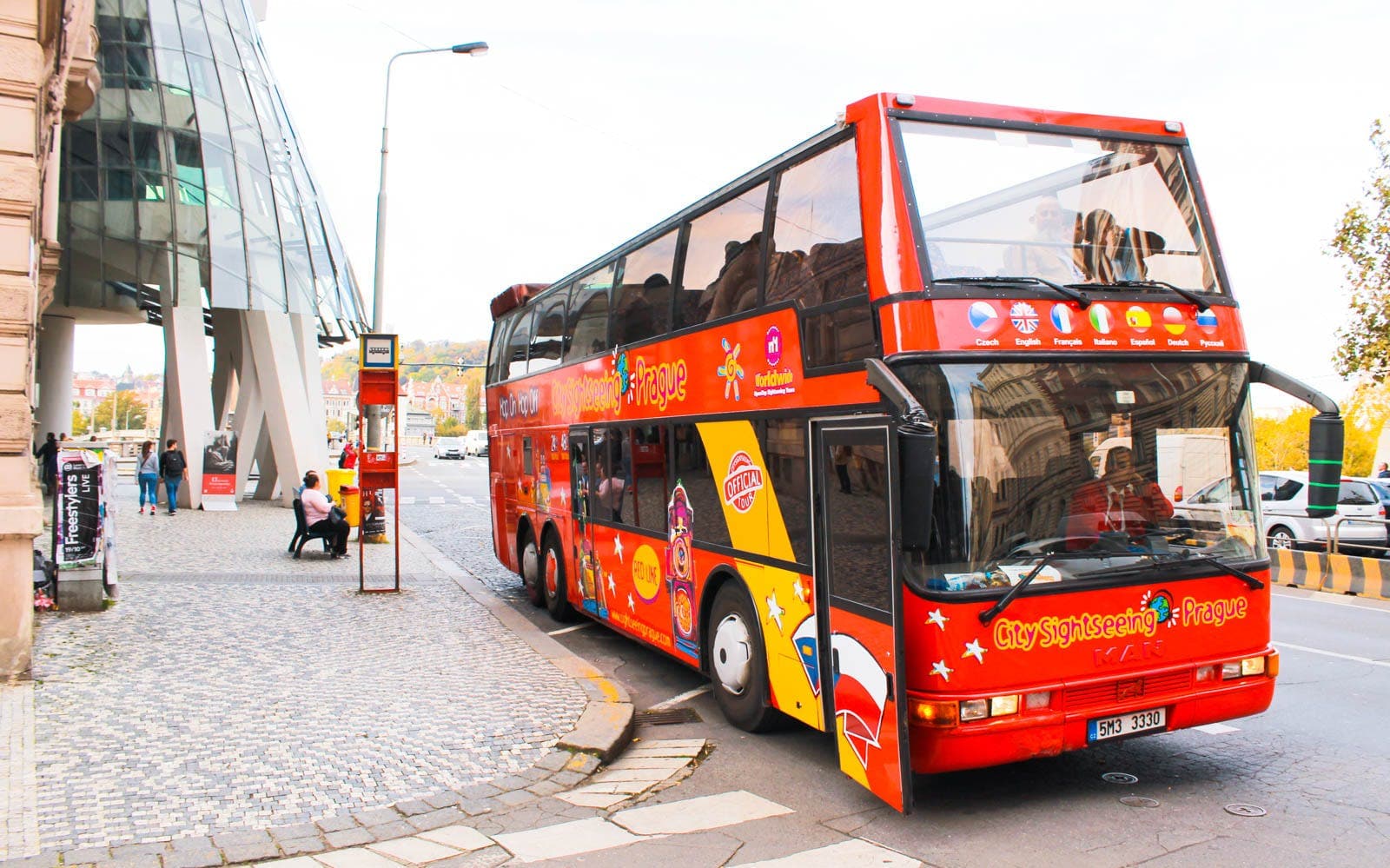 City Sightseeing: hop-on hop-off bustour door Praag met optionele boottocht
- image 4